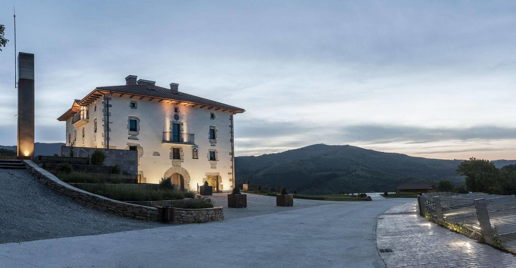 Palacio De Yrisarri By Irrisarri Land Igantzi Екстериор снимка